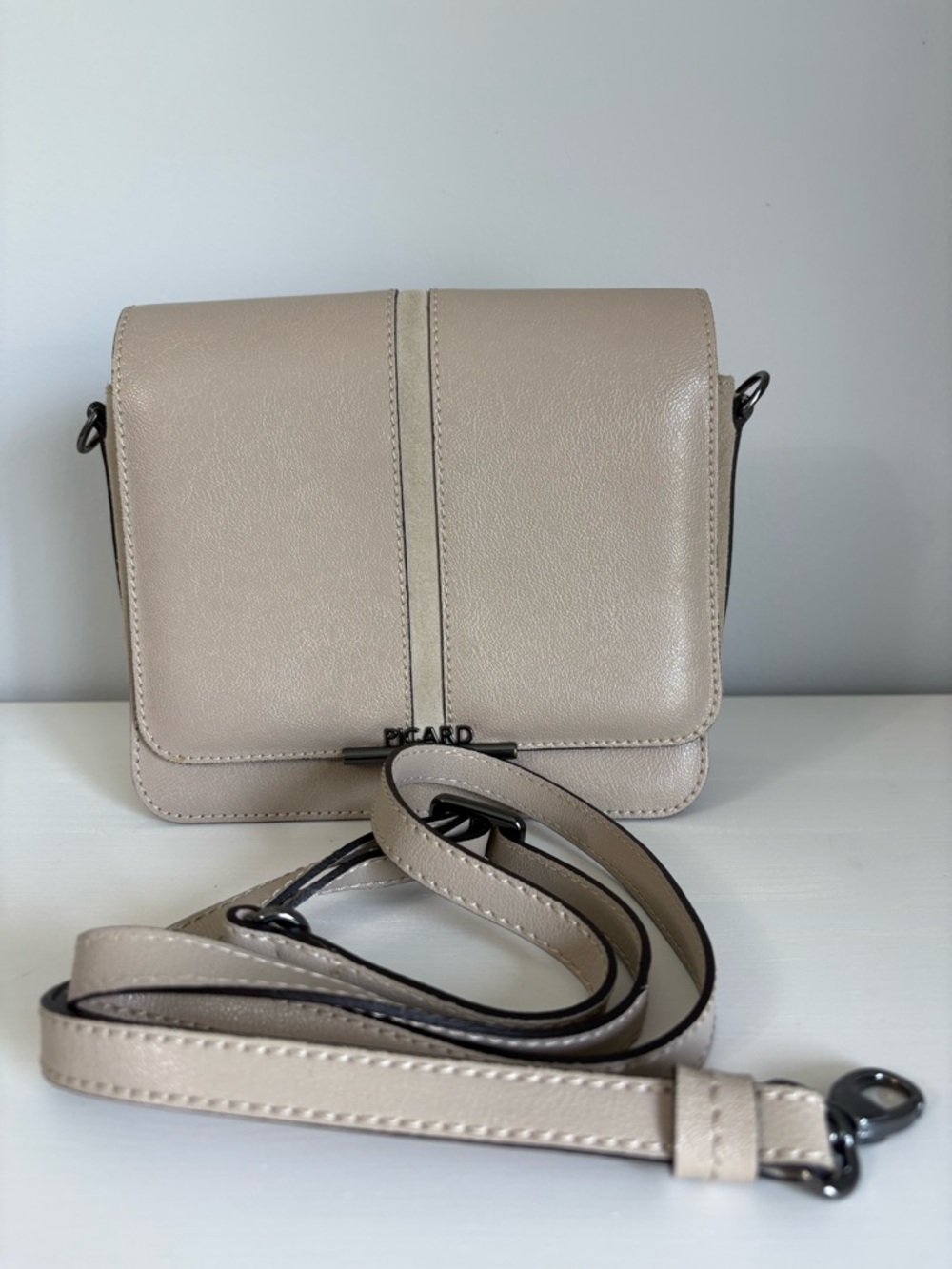 PICARD Marie Leather Crossbody Bag in Sand / Off-White